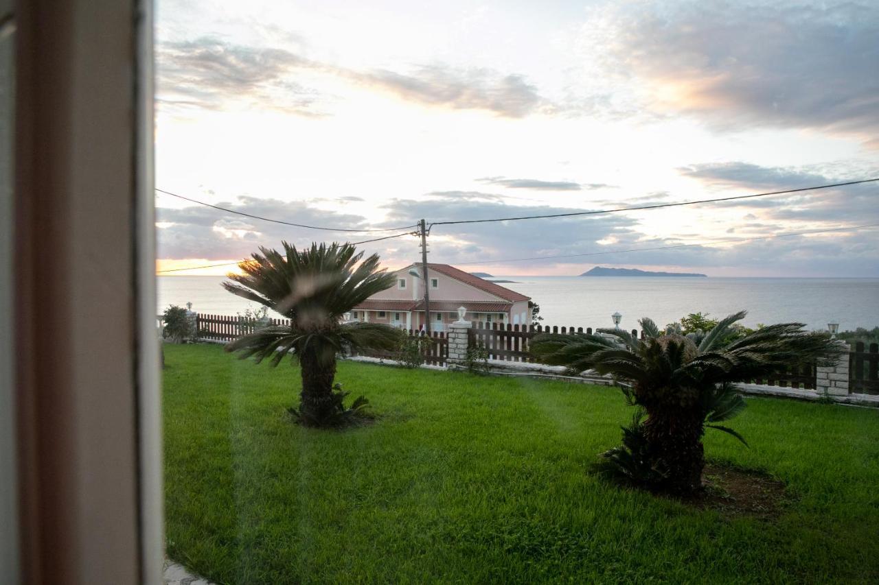 Villa Voula Agios Stefanos Avliotes  Extérieur photo